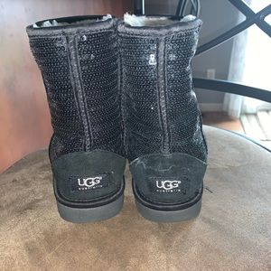 Black sparkly Ugg’s